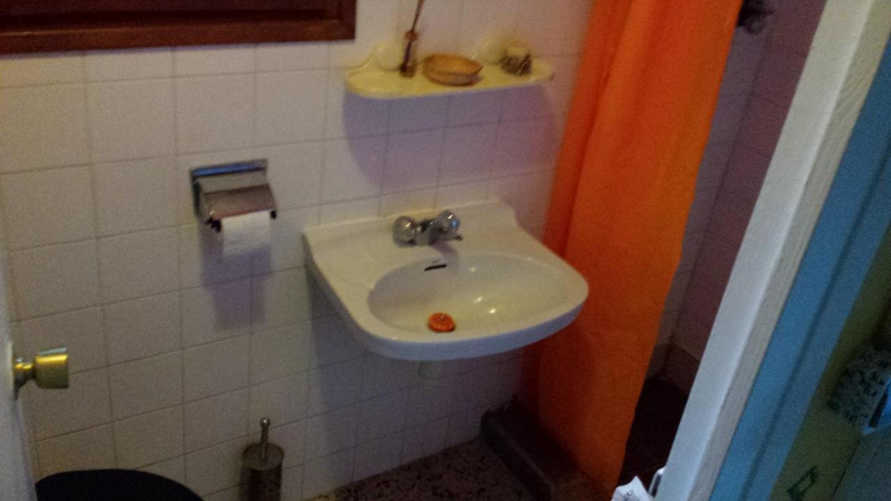 La Casa De Las Burbujas Azules Каспе Екстериор снимка