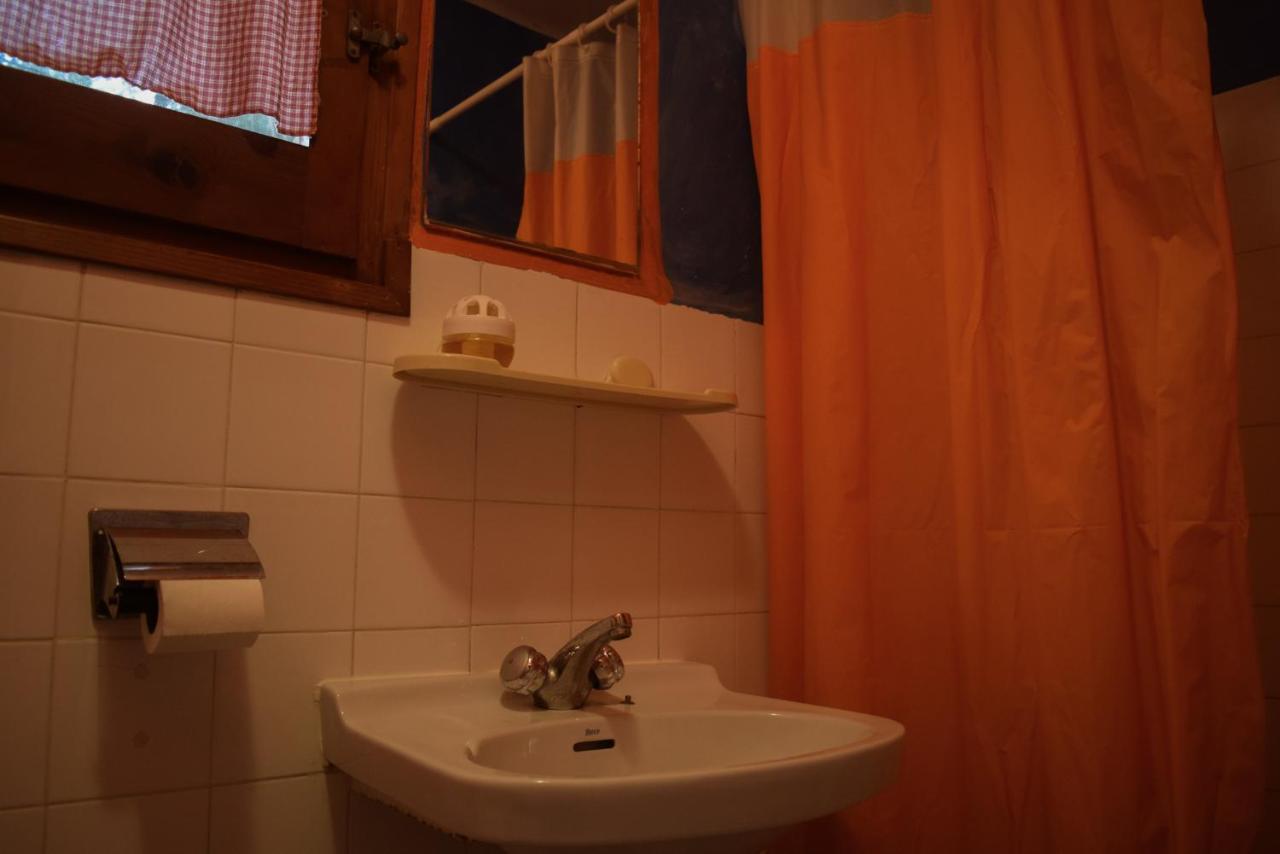 La Casa De Las Burbujas Azules Каспе Екстериор снимка